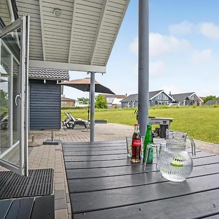 5 Bedroom Beautiful In Sydals بيت للعطل Høruphav