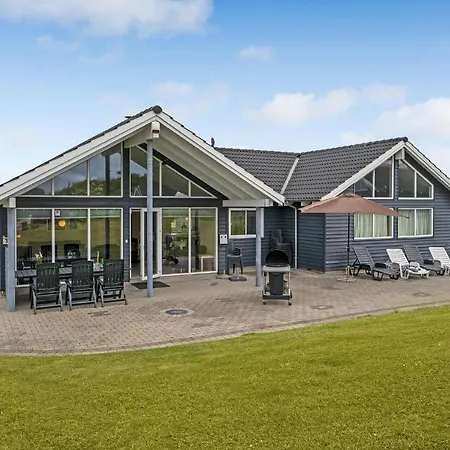 5 Bedroom Beautiful In Sydals *