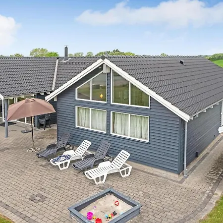 5 Bedroom Beautiful In Sydals * Høruphav