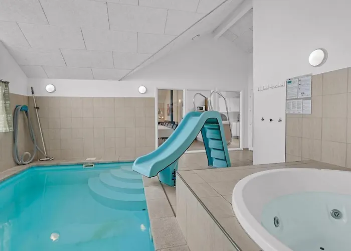 5 Bedroom Beautiful In Sydals Semesterbostad *